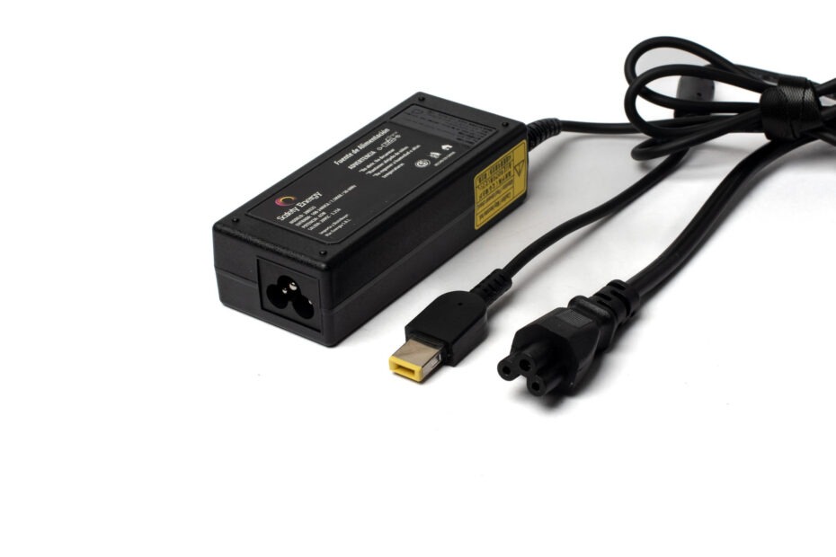 20V/3.25A - 65W Caricabatterie / Adattatore Per LENOVO